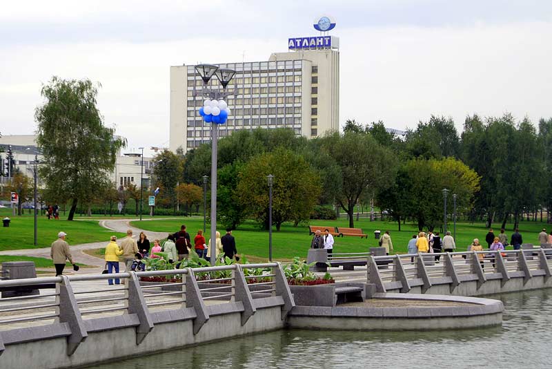 Парк Победы. Комсомольское озеро. Минск. Фото. Картинка